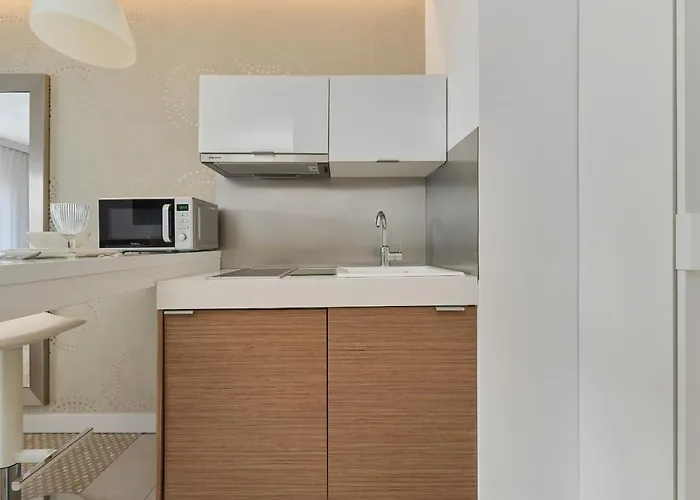 Spacious Close To Centre By Renters Wroclaw