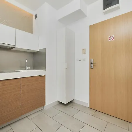Spacious Close To Centre By Renters * Wroclaw