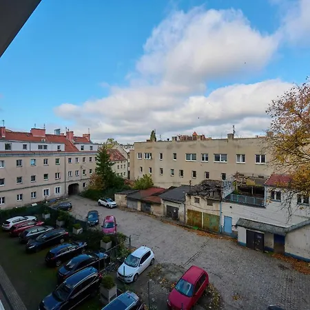 Spacious Close To Centre By Renters * Wroclaw