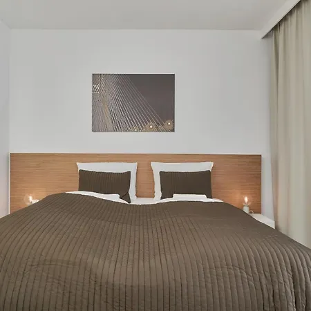 Apartment Spacious Close To Centre By Renters