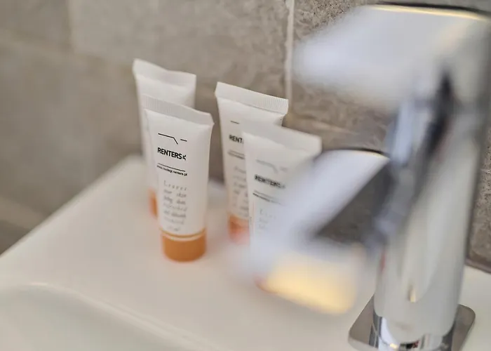 Spacious Close To Centre By Renters Apartament Wrocław