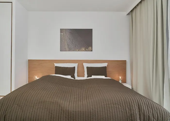 Апартаменты Spacious Close To Centre By Renters